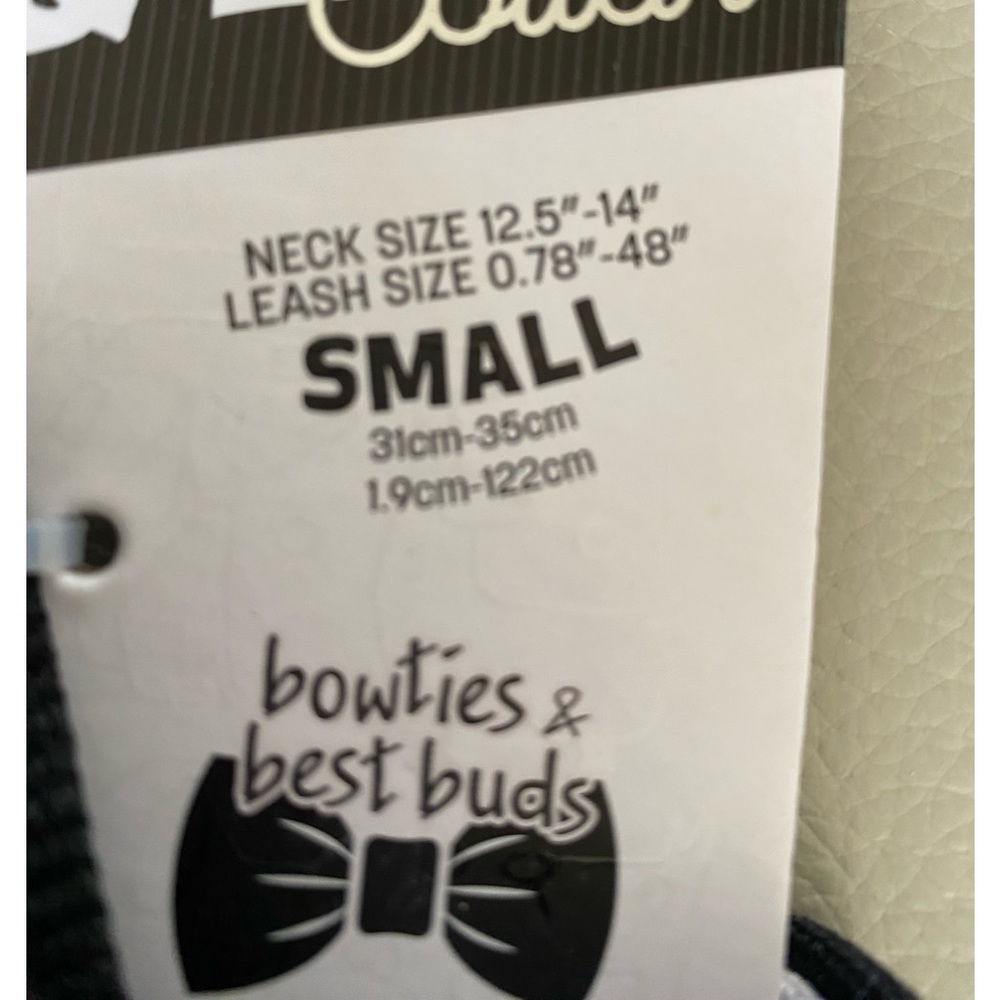 Tuxedo DOG BANDANA collar and leash combo - Picture 2 of 5
